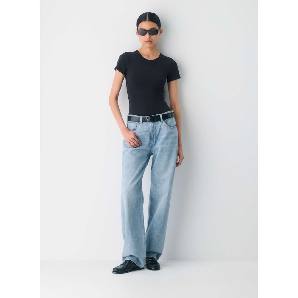 nwot Aritzia (Babaton) Original Contour Crew Bodysuit M